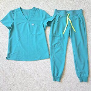 FIGS Scrub Set Cactus Green Catarina Top Small Zamora Jogger Pants Petite XS